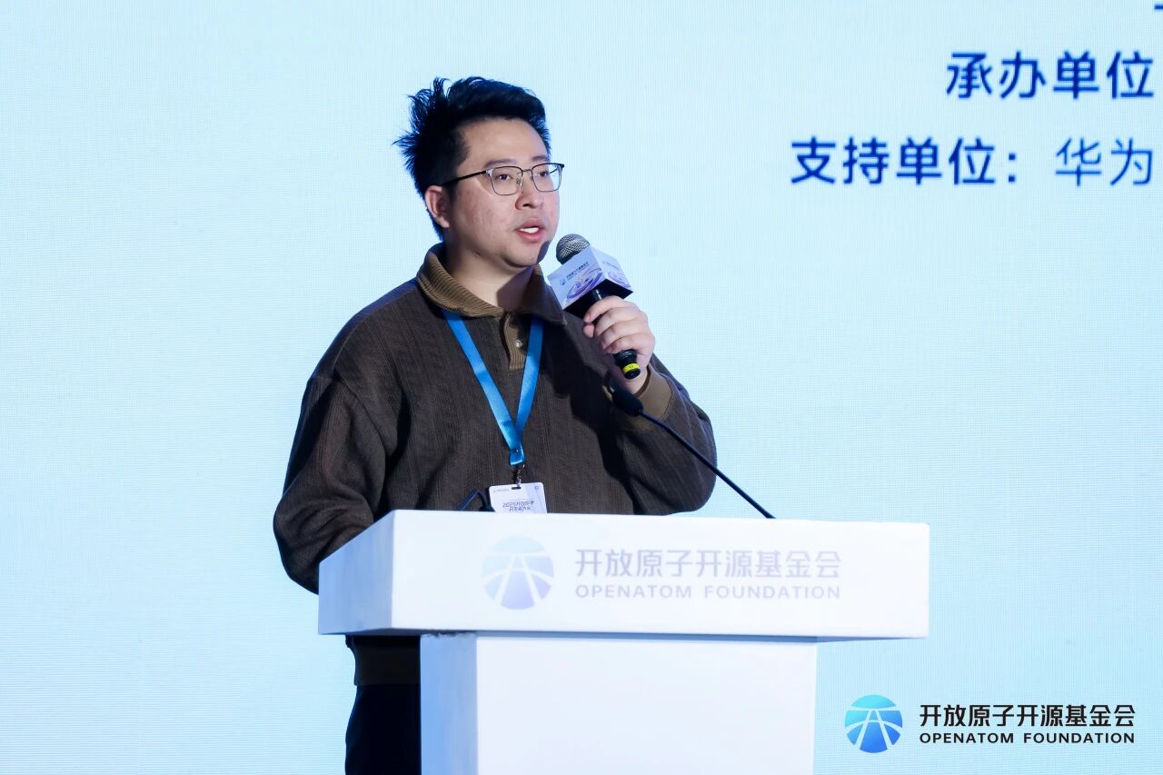 深开鸿深度参与2025开放原子开发者大会：深扎技术之根，厚育生态之茂